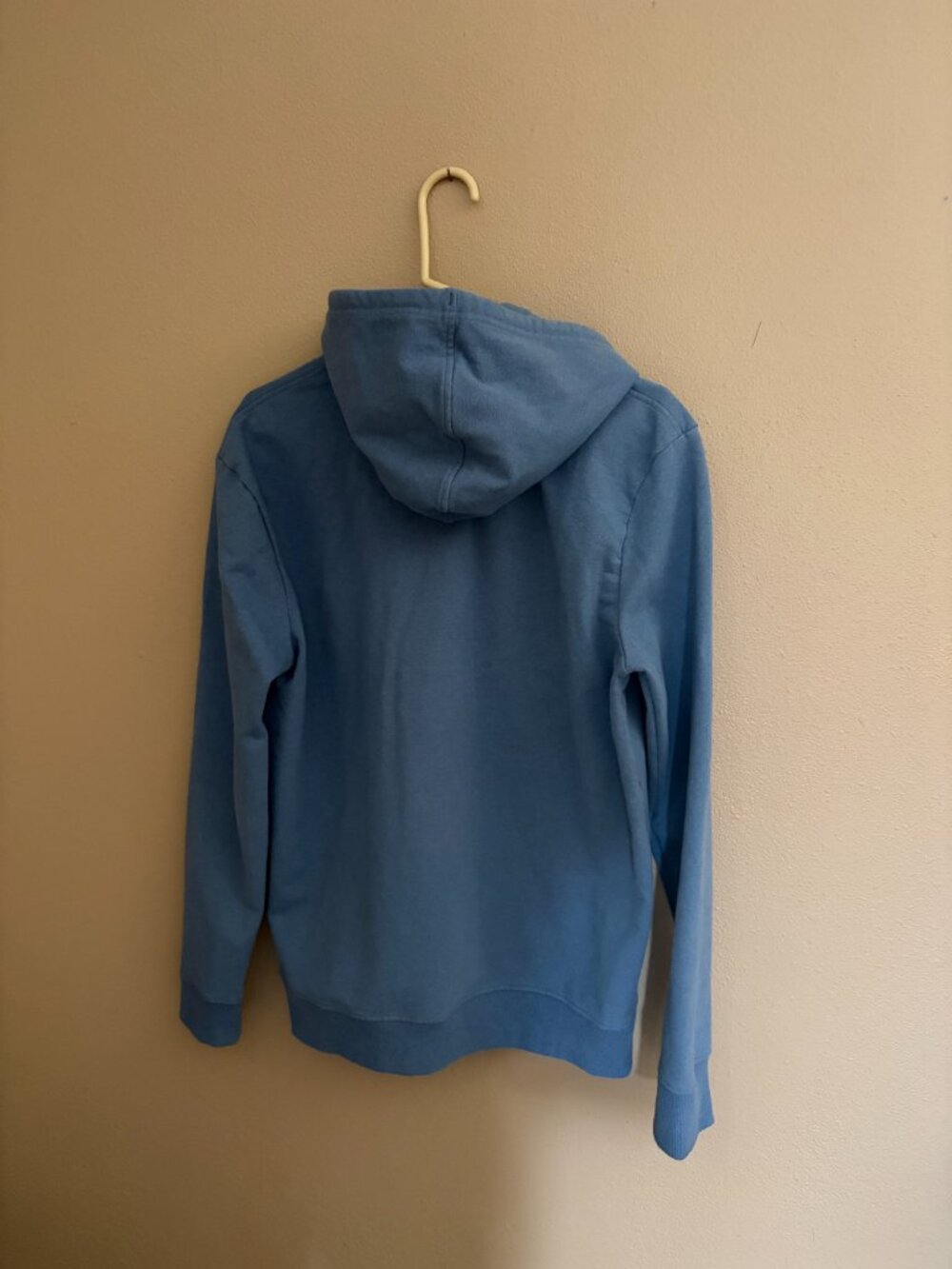 Patagonia hooded sweatshirt, blue size medium. - Picture 2 of 4